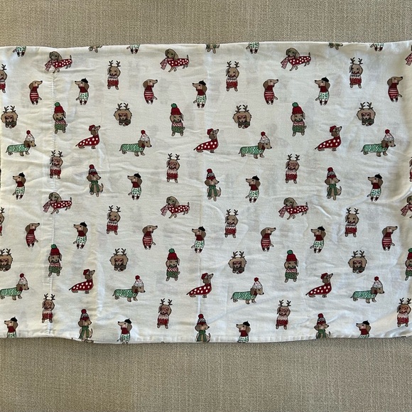 NWOT Two Christmas Dogs Pillowcases. 20 X 28 - Picture 2 of 8